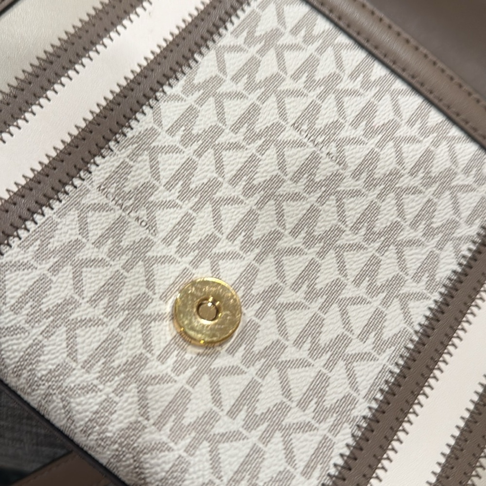 Michael Kors Bag Leather Jetset Signature Gold Chain with Chevron Design - Picture 14 of 17
